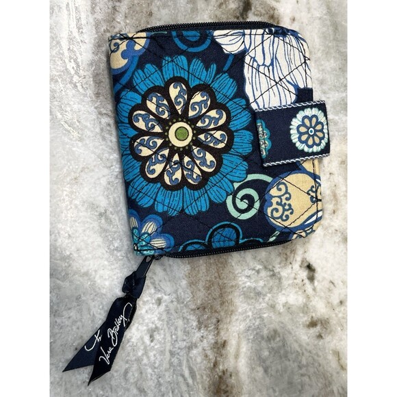 Vera Bradley Wallet Small Blue Floral Design 4”by 4” Zippered Coin, CC And Bill - Picture 1 of 6